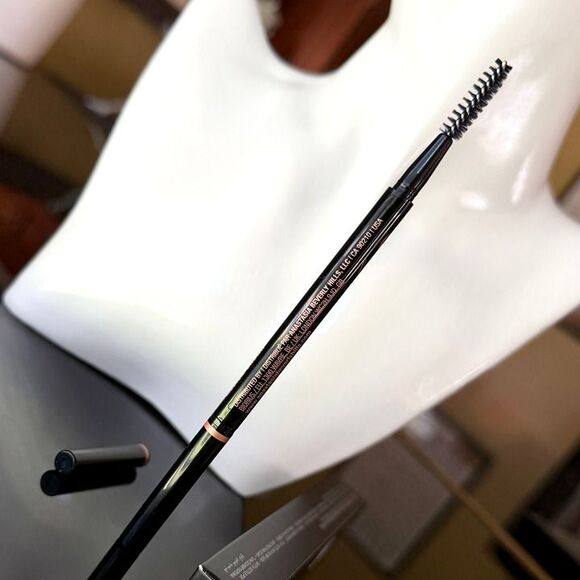 BNIB Anastasia Beverly Hills Brow Wiz Skinny Precision Brow Pencil Medium Brown - Picture 10 of 12